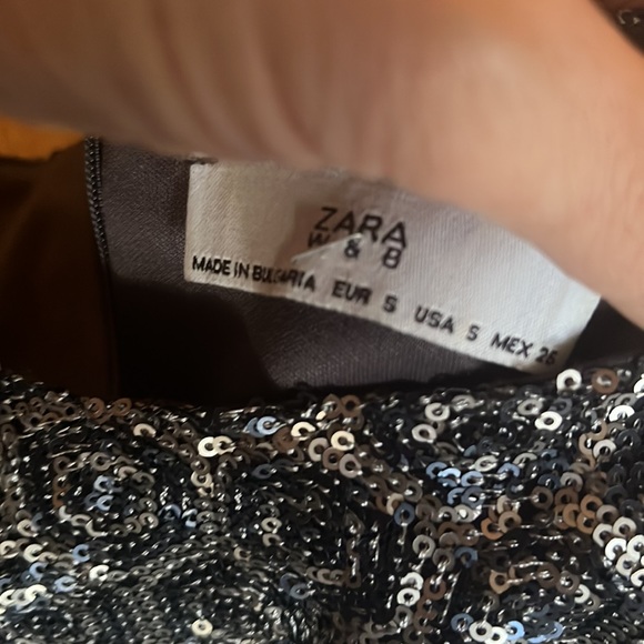 Zara sequence silver dress must have size small zipper in the back - Picture 5 of 7
